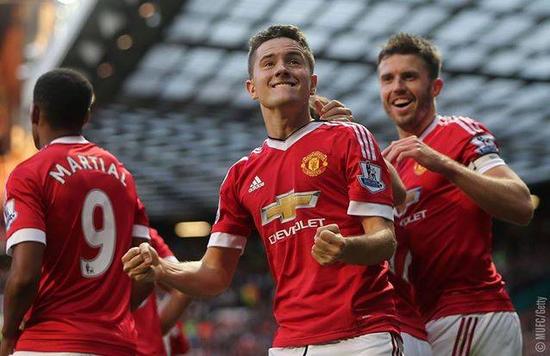 浓眉的内线 浓眉的内线